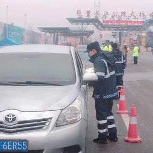 战“疫”中的黄冈巡特警
