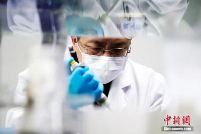 疫情之下，疫苗还要等多久？