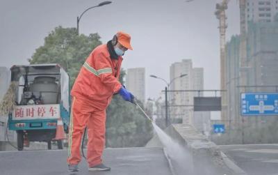 《最美的背影》——献给城市环卫工人的新歌