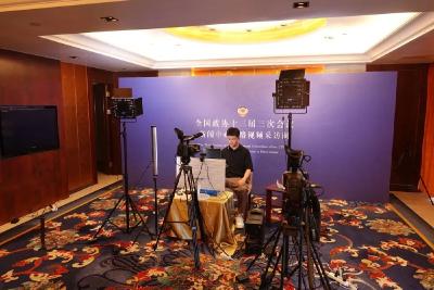 记者探两会：换种方式和委员“面对面”