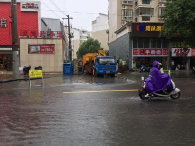 大雨倾城!他们排涝抢险 ,守护万家平安