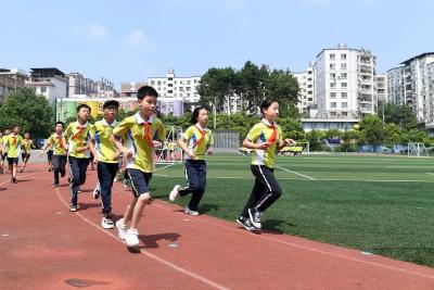 中小学绩效工资，向这些人倾斜！