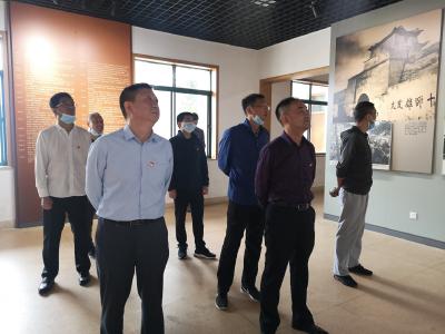 黄冈广电开展第七个“扶贫日”活动