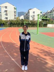 爽！初中女生跑出“国家一级”水平