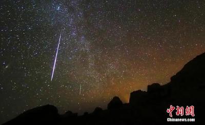 流星雨、双星伴月、木星合土星……年底一起来仰望星空呀！