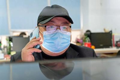 10个月前走红的“药袋哥”，如今怎样了？