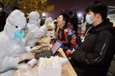 “草地哥”刷屏朋友圈！这一夜，谢谢你们！