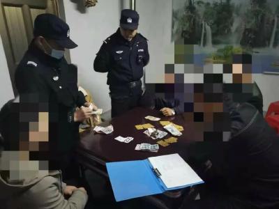 罗田警方迅速拘留五名涉赌人员