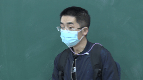 插着胃管上讲台！他坚持了3个月，只为这个承诺…