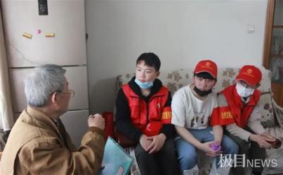 隐姓埋名50年！社区里的“傻老头”身份惊人