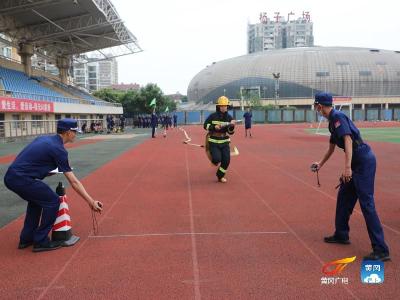 60名消防指战员同台竞技、一比高低