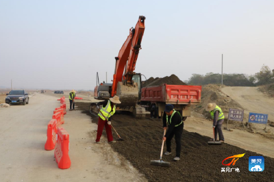 黄州张扬路外环路项目即将完成主路面施工