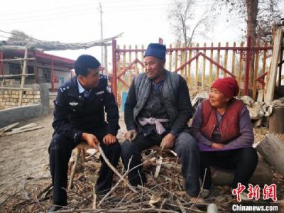 “85后”民警：10余年坚守“胡杨林腹地”守护乡邻