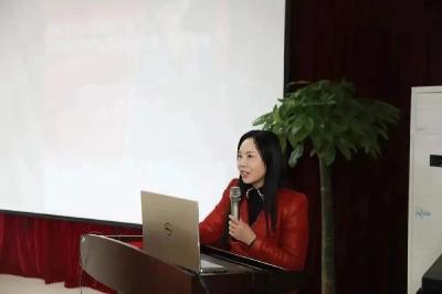 【代表委员风采】张静：点亮心灯暖民心