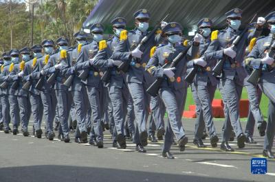 塞内加尔举行阅兵式庆祝独立62周年