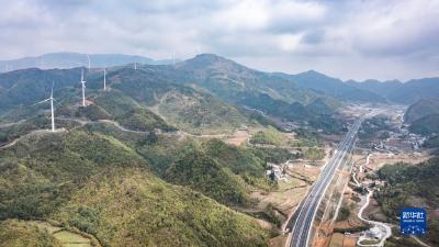 贵州：赫六高速正式建成通车