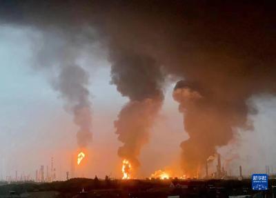 中石化上海石化突发火情：火势得到有效控制 已导致1人死亡