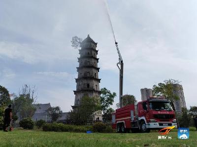 黄州消防助网红古树重获生机