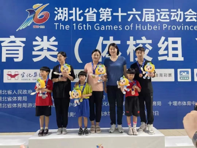 黄冈跳水小将摘得一金一银