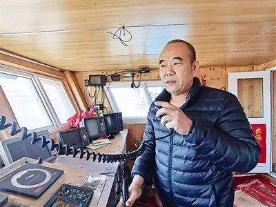 老船长不惧风浪，沉着冷静勇救7人 | 新时代“中国好人”故事