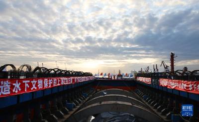 新华全媒+丨百年古船入驻百年船坞安“新家”