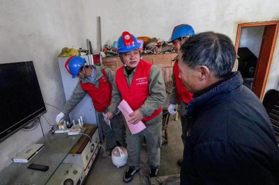 从一杯热水到一室光明——彭思供电所温情服务独居老人