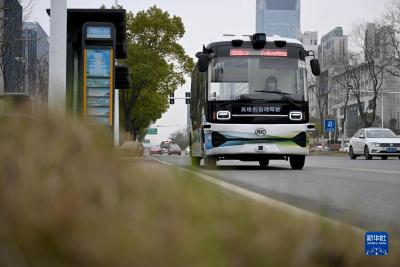 安徽首条自动驾驶公交线路进入常态化运行