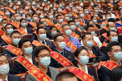 湖北庆祝“五一”劳动节座谈会召开