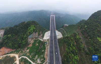 万桥飞架，沿着高速看贵州交通高质量发展