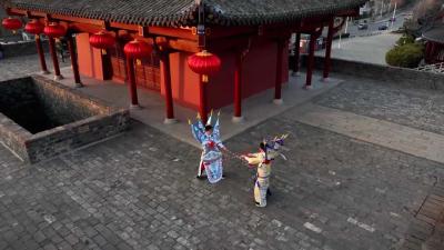 戳视频！人民日报揭秘：湖北永芳古戏院场场爆满的密码