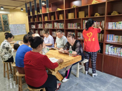 余川镇开展“农民选书”活动