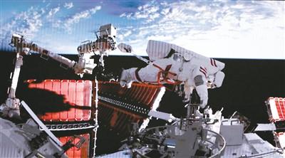 我国新一代载人飞船“梦舟”零高度逃逸飞行试验取得圆满成功 载人月球探测工程研制工作取得新的重要突破