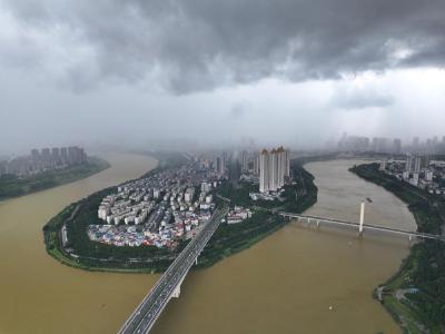 应急管理部对十三个省份启动强对流天气预警响应