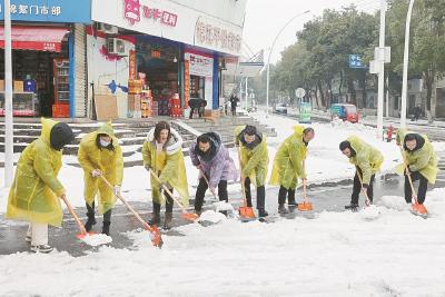 市区两级党员干部下沉一线守护安全