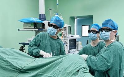 市医疗集团（市中心医院）成功实施首例3D腹腔镜直肠腹侧悬吊术
