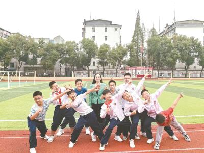 黄冈市实验小学胜利街校区李锂老师的教育故事——  启智润心，让每颗星都熠熠闪光