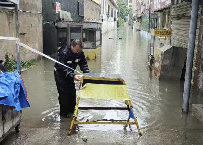 黄州加快推进学生街排水防涝项目