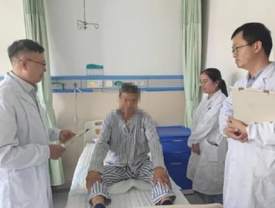 心系桑梓 造福乡亲 ——麻城籍医生李升明教授回乡坐诊