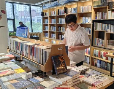 青春，因为书籍而丰满