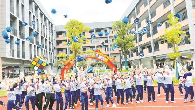 黄冈市东坡小学弘苏校区王秀清老师的教育故事——  甘于奉献，返鄂路上的逆行天使