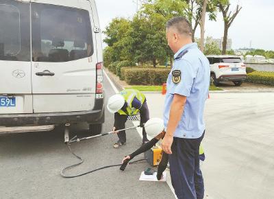 罗田县生态环境分局严格管控机动车尾气排放