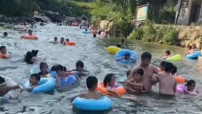黄梅一儿科护士勇救落水儿童