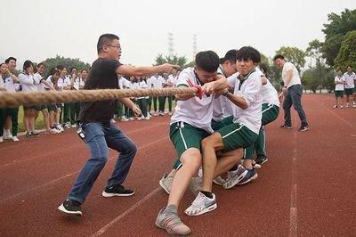 一次难忘的拔河比赛