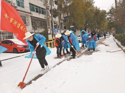 麻城七小代表探访未成年人心理健康辅导站