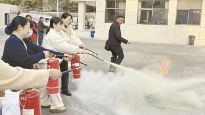 黄州区西湖街道西湖社区开展专题消防安全培训活动
