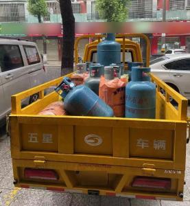 麻城市多方携手转运一批危险化学品