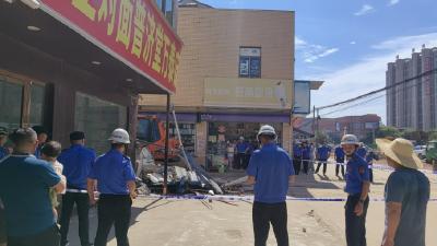 武穴街道开展拆除违法建筑集中行动