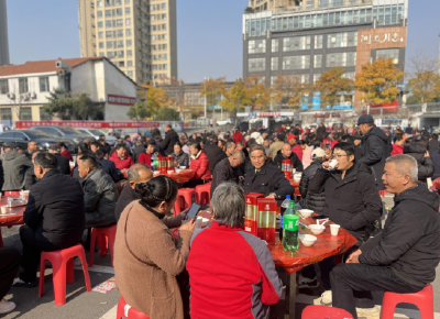 西湖社区：浓情团圆宴 共叙邻里情