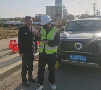 市生态环境局黄梅县分局持续开展柴油货车路检路查工作