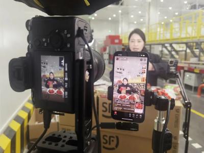 “百人千播”带火黄冈味道